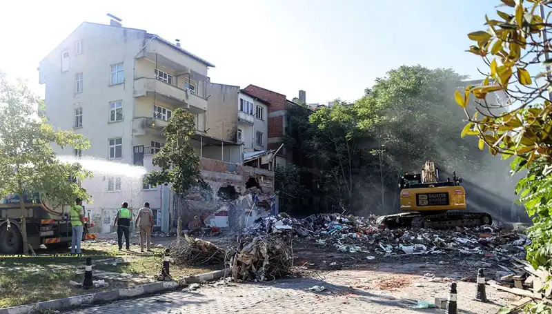 Sındırgı'da Artçı Sarsıntılar: Şehrin Geleceği Hakkında Ne Kadar Bilgiye Sahibiz?