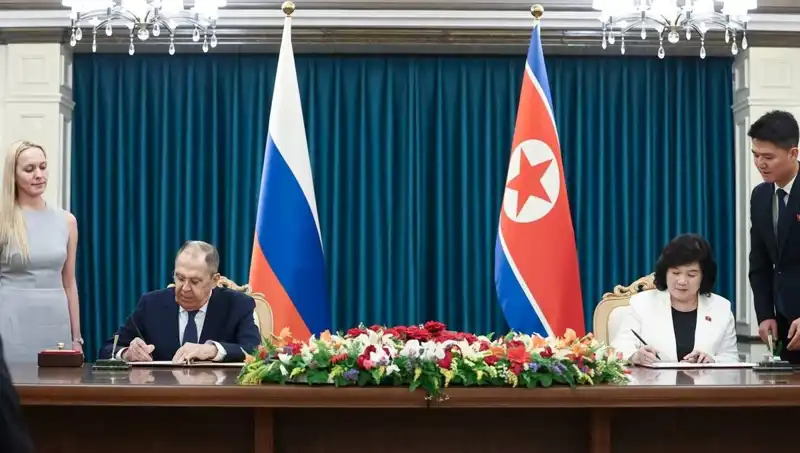 Rusya ve Kuzey Kore Arasında Stratejik Görüşmeler: Lavrov'un Çarpıcı Açıklamaları