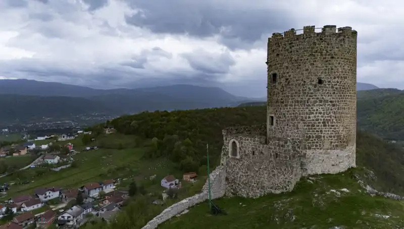 Sokolac Kalesi: Bosna Hersek'in Tarihinde Zamanın Tanığı