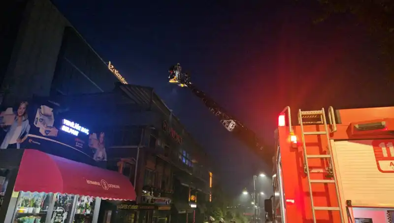 Beşiktaş'ta 3 Katlı Restoranda Korkutan Yangın: Detaylar ve Son Durum
