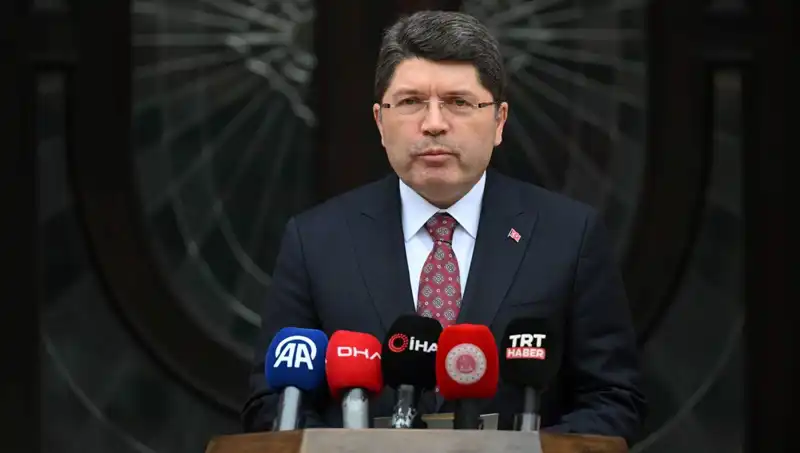 İmralı Heyeti, Adalet Bakanı Tunç ile Kritik Görüşme Gerçekleştiriyor