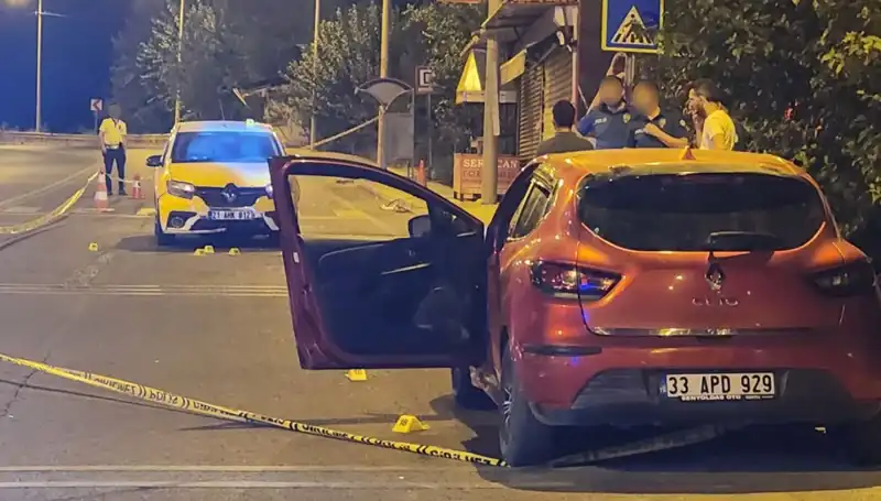 İki Gruplar Arasında Çatışma: Otomobilden İnip Savaş Tutuşturdular