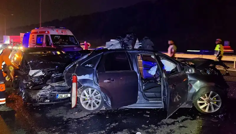 TEM Otoyolu'nda Zincirleme Kaza: 7 Kişi Yaralandı, Olay Anı Korkuttu