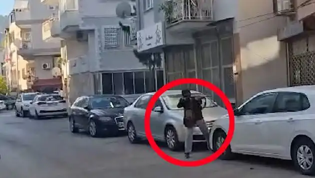İzmir'de Gerilim Dolu Anlar: Saldırganla Çatışmanın Bilinmeyen Yüzü