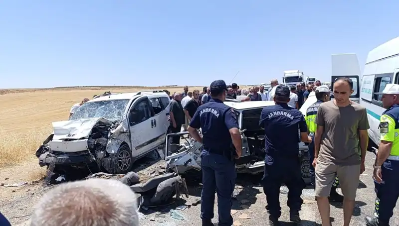 Otomobil ve Hafif Ticari Araç Çarpışmasında Trajik Kaza: 4 Ölü, 1 Yaralı