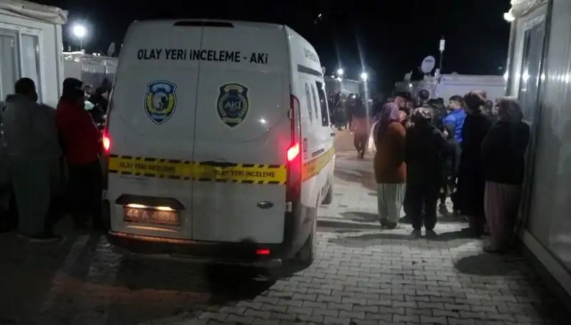 Husumet İki Ailenin Kavgada Silahlarla Bitti: Olay Yerinde Kan Gözyaşlarıyla Dolu