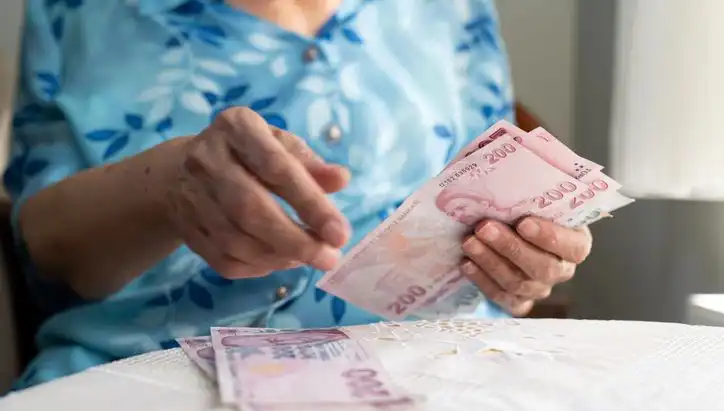Emeklilerin Tasarrufları Tehlikede: Dolandırıcılar Hedef Alıyor!