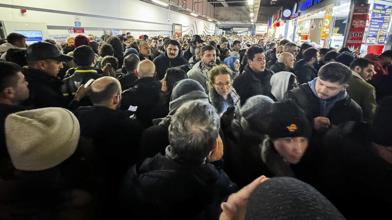 İstanbul'da Kar Yağışı: Hayatı Olumsuz Etkiledi