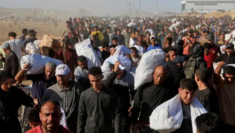 İsrail Ordusu Han Yunus’a Kuşatma Başlattı: 15 Kilometre Uzunluğunda Koridor Açıldı