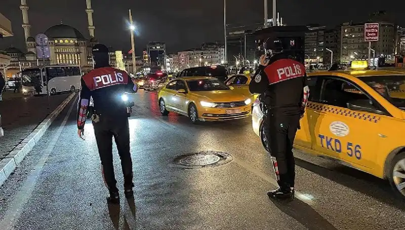 İstanbul'da 'Huzur' Operasyonu: 873 Gözaltına Alındı, Güvenlik Önlemleri Artırıldı