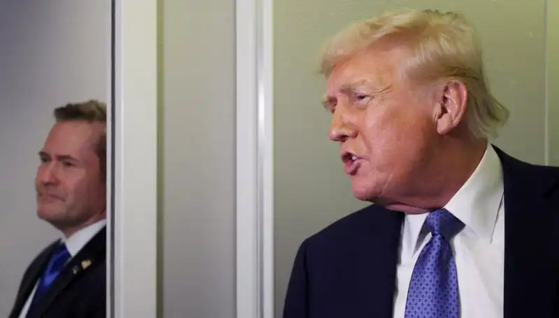 Trump'ın Hesaplaşması: Mike Waltz Görevden Alındı, Sızıntının Arkasındaki Gerçekler Neler?