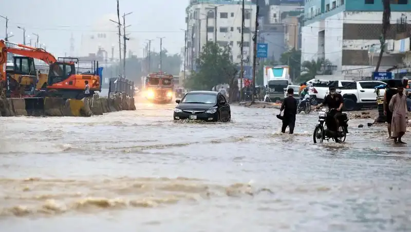 Pakistan'da Muson Yağmurları Felaketi: Hayatını Kaybedenlerin Sayısı Alarm Veriyor