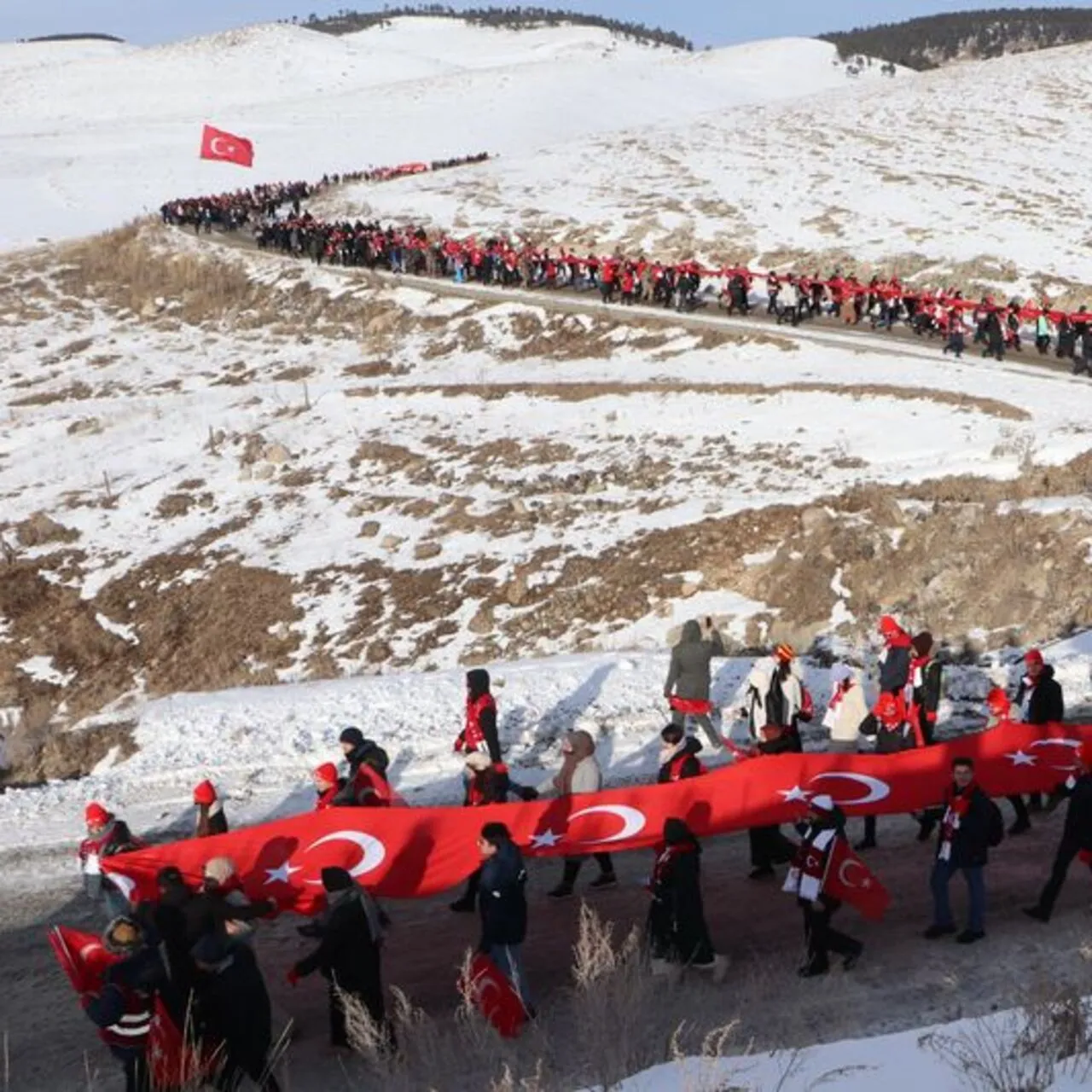 Sarıkamış’ta Duygu Dolu Anlar: Şehitlerimiz Coşkuyla Anıldı