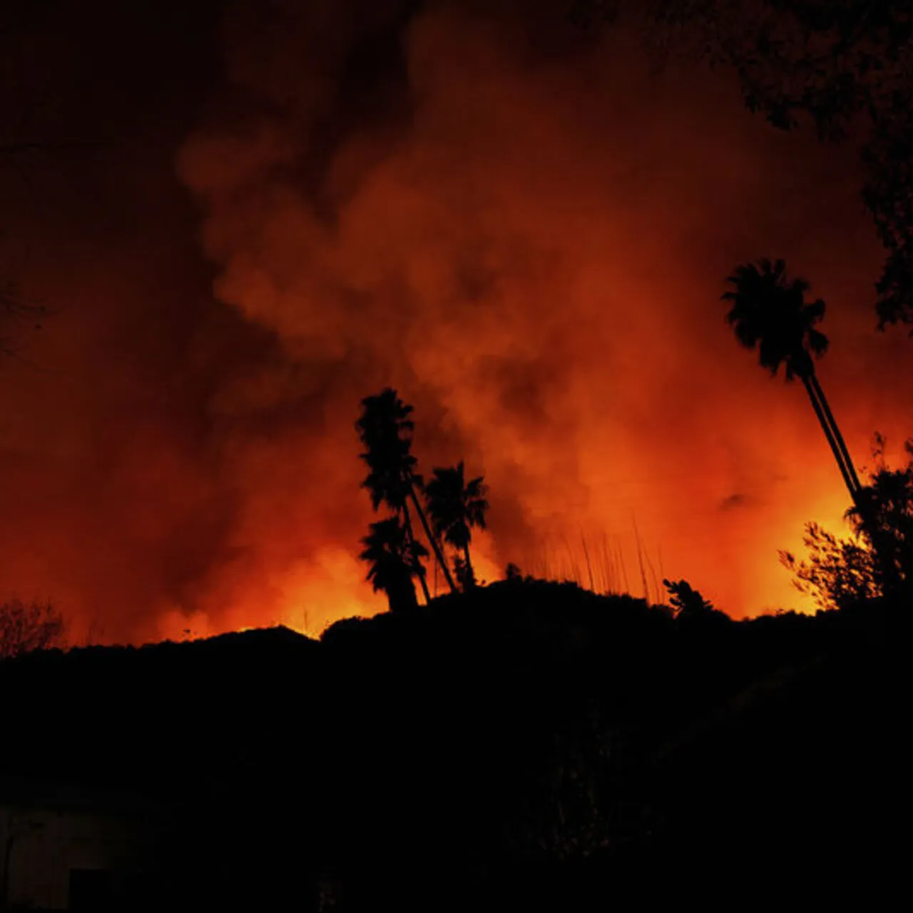 Los Angeles'taki Yangınlar Hakkında Vali'den Soruşturma Talebi