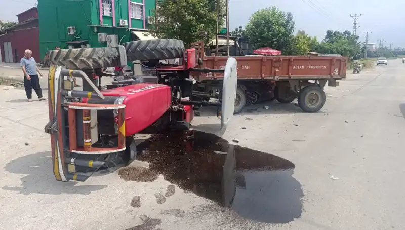 Otomobille Çarpışan Traktör Devrildi: Yaşanan Kaza Sonrası İki Yaralı