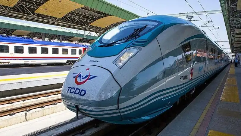 TCDD, 140 Yeni Tren Makinisti Kursiyeri İçin Başvuru Sürecini Duyurdu