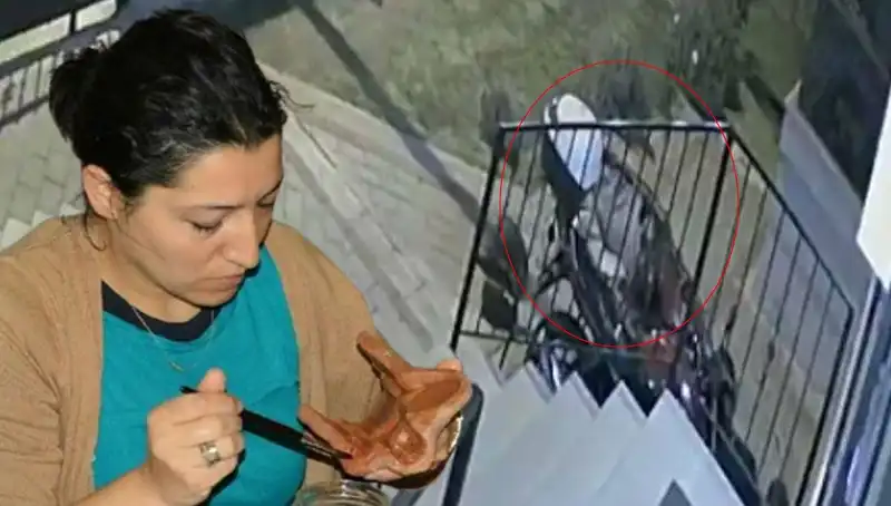 İstanbul'da 5. Kattan Düşen Tuğba'nın Ölümü, Acaba Arkasında Ne Var?