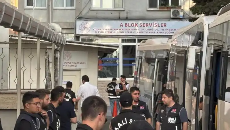 İstanbul'da İBB Soruşturmasında İETT Genel Müdürü de Dahil 25 Şüpheli Adliyeye Sevk Edildi