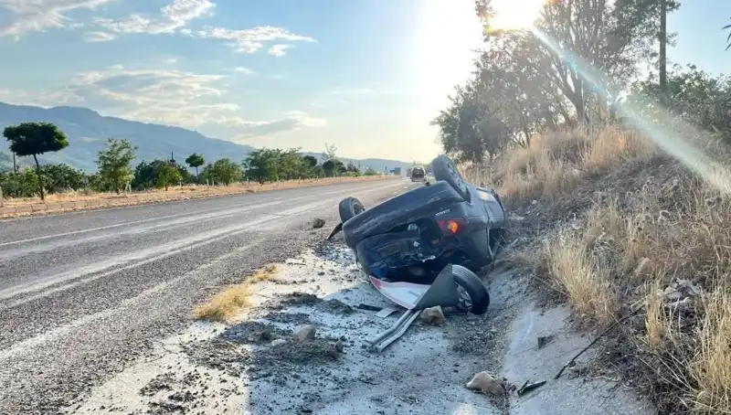 Adıyaman'da Sıra Dışı Kaza: Otomobil Takla Attı, Yaralılar Var!