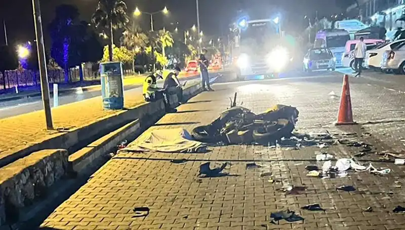 Alanya'da Şok Motosiklet Kazası: Genç Hayatını Kaybetti!
