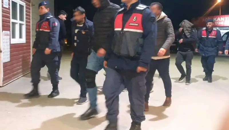 Uyuşturucu Partisi! Bağ Evine Baskın: Gözaltılar ve Şok Detaylar